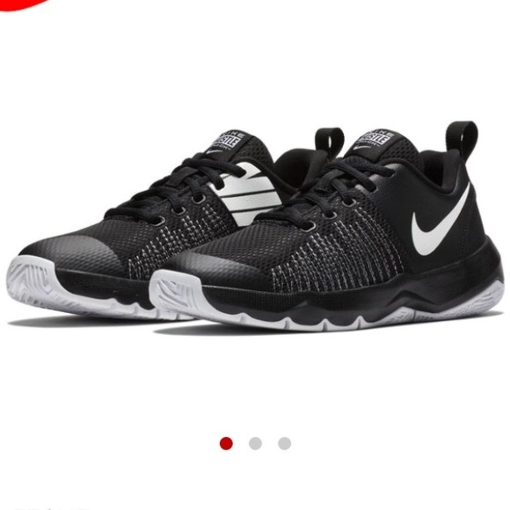 Nike Boy's Team Hustle Quick (PS) Sz.6 Womens 7.5